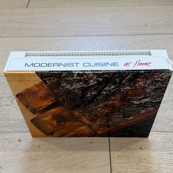 Modernist Cuisine At Home Cookbook - Picture 14 of 15